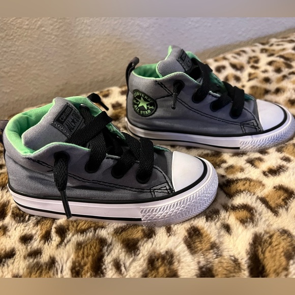 Converse Other - Converse Chuck Taylor all star hi shoes size 6